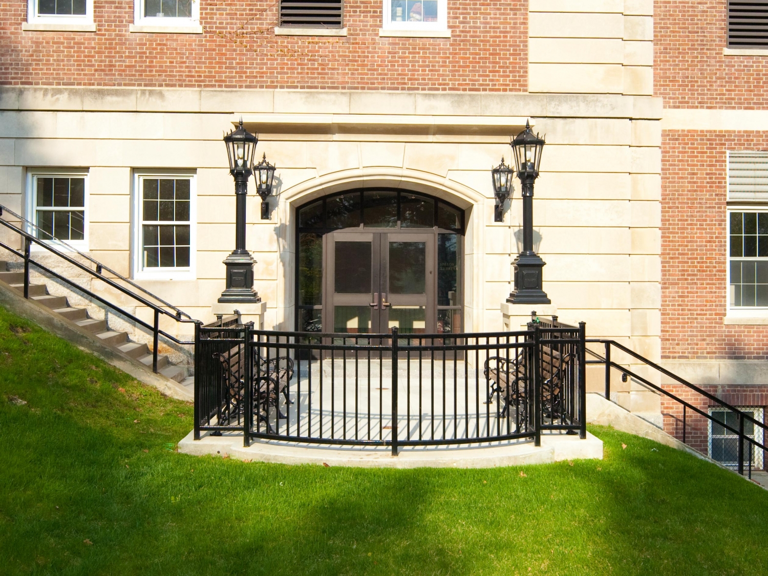 College of the Holy Cross Seelos Theater Lamoureux Pagano Associates